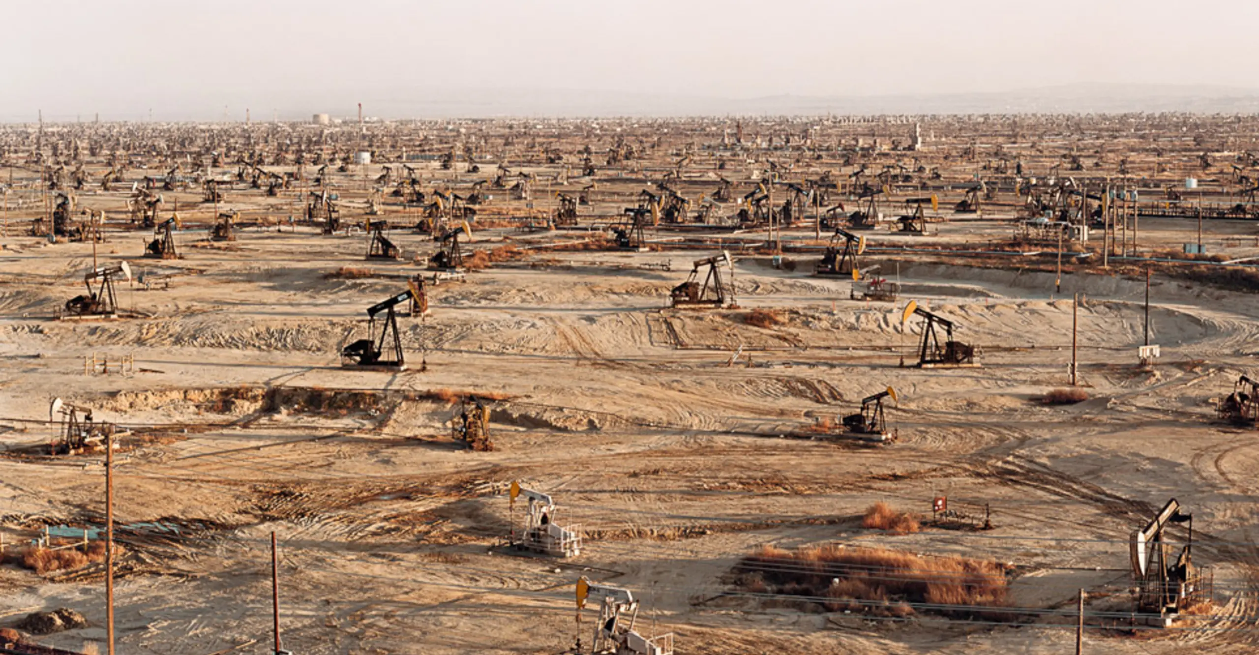 Oil Fields #2 Belridge, California, USA, 2003. © Edward Burtynsky