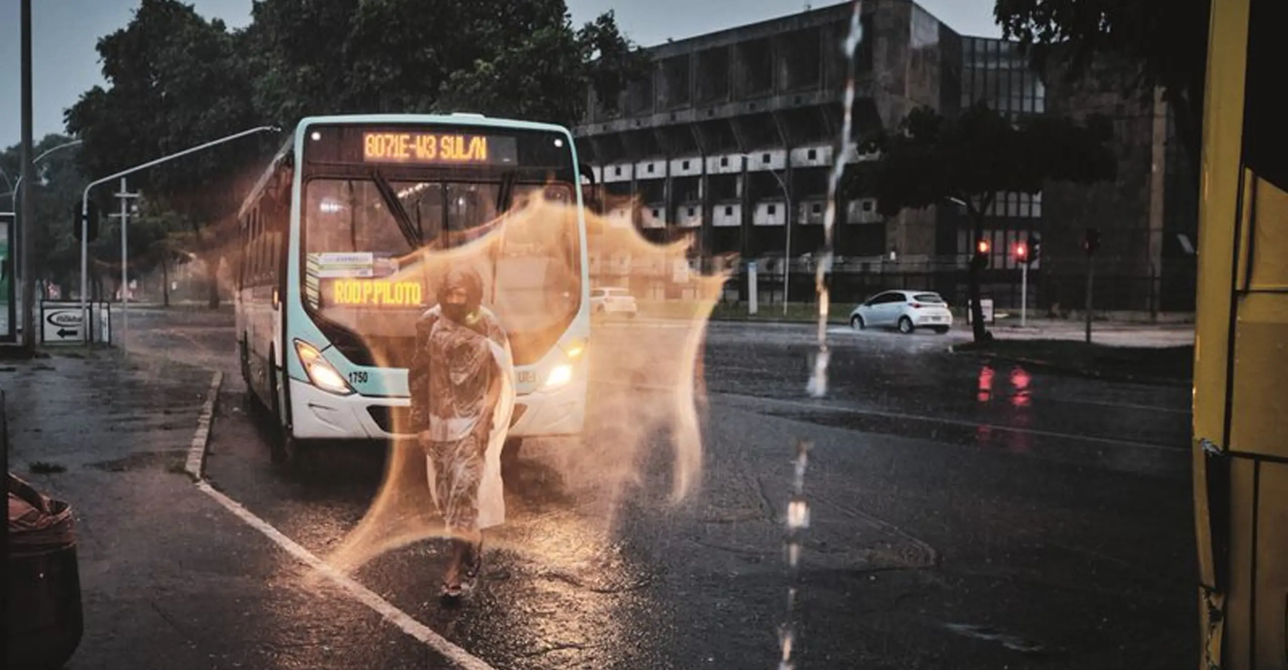 Photograph of street in Brasilia by Gustavo Minas